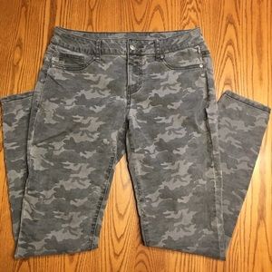 Gray Camo Jeggings
